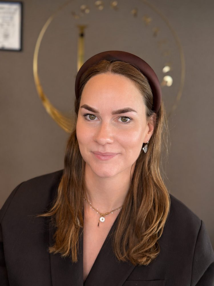 Permanent makeup læber Esbjerg – Powder Lips behandling med flot skyggeeffekt