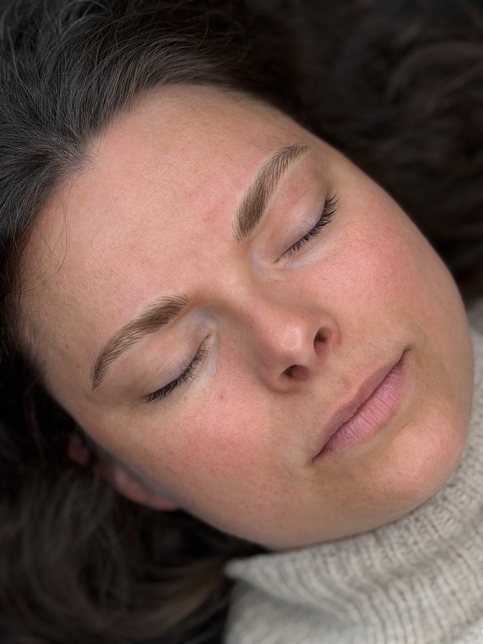 Powder Brows Esbjerg – naturligt resultat af pudder bryn efter behandling