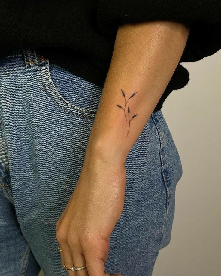 Mini tatovering i Esbjerg - fineline tattoo